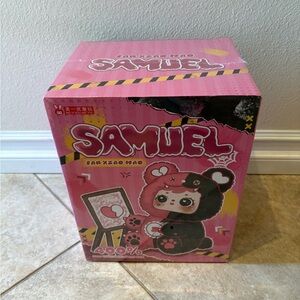 400% Samuel Bear Critical Hit Blind Box.